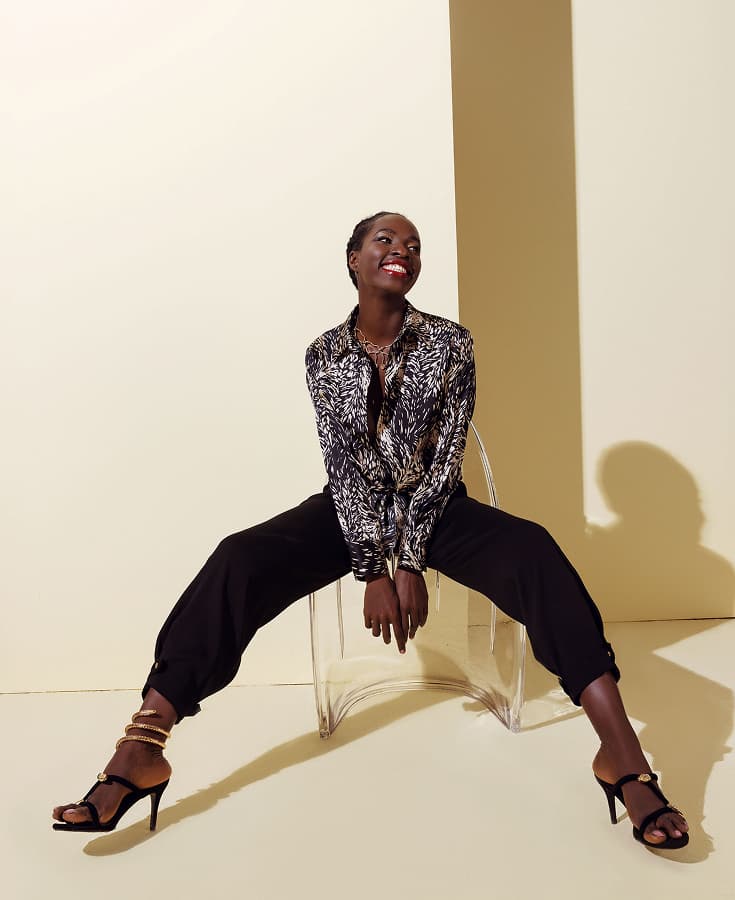 Silk-Printed-Shirt-Water-Ripple-Silk-Shirt-601026-Black-Ripple-Model