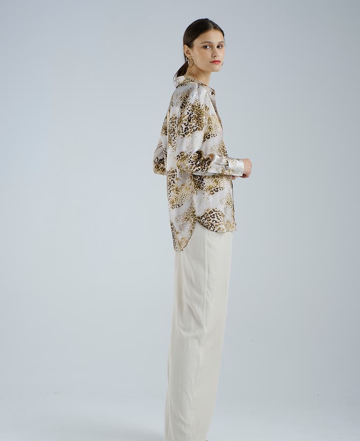Silk-Printed-Leopard-Print-Silk-Shirt-601030-Leopard-Print-Model